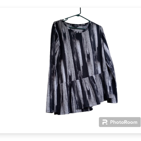 Vera Wang Ruffle Peplum Long sleeve Tee - Picture 8 of 8